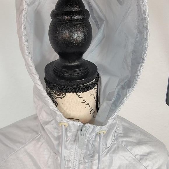 Nike XS Track Jacket Windrunner Hooded Full Zip 804947-011 - Picture 5 of 11